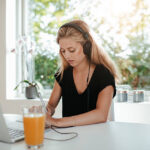 Menulis dengan Suara yang Lembut